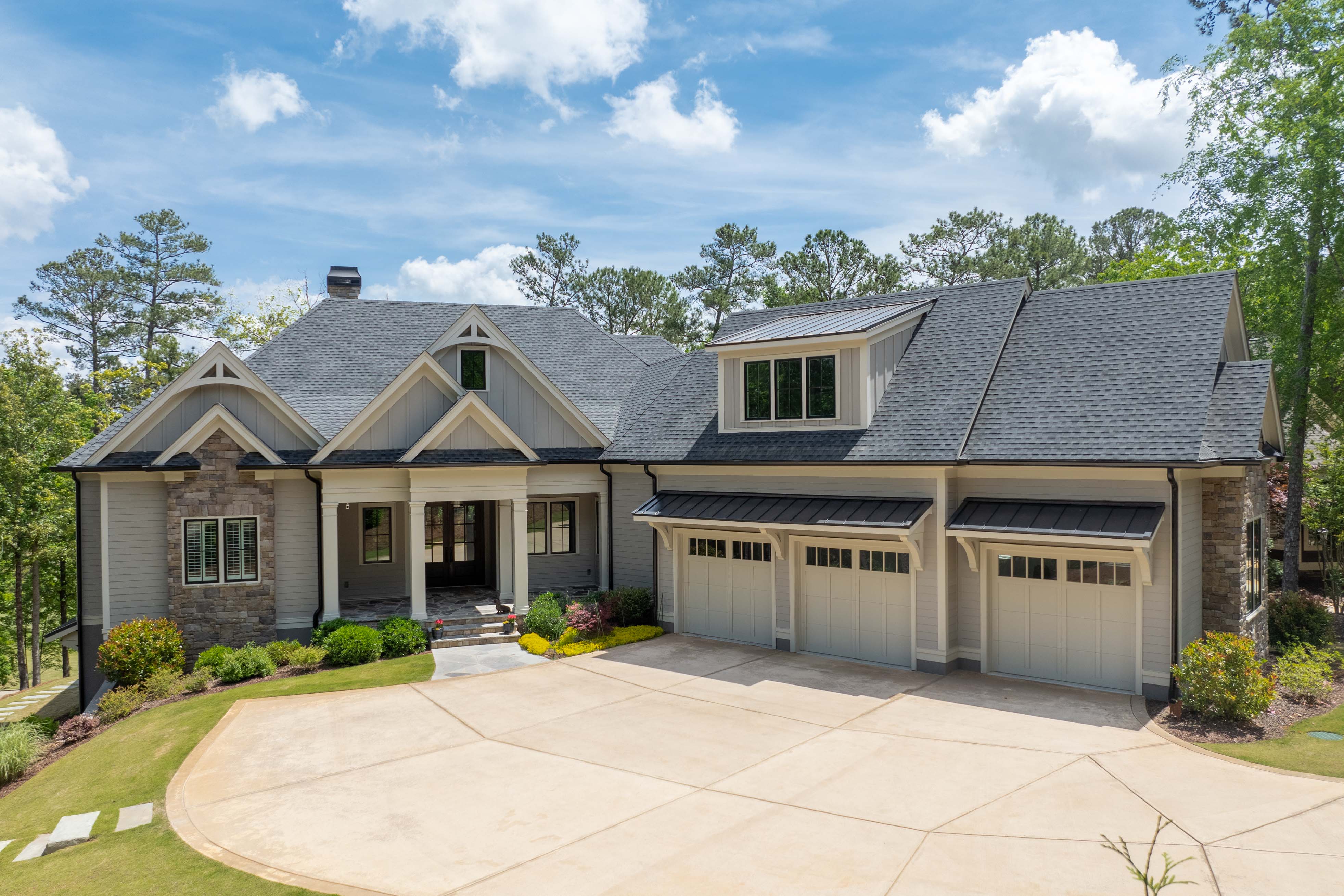 1061 Henry's Hill image 3